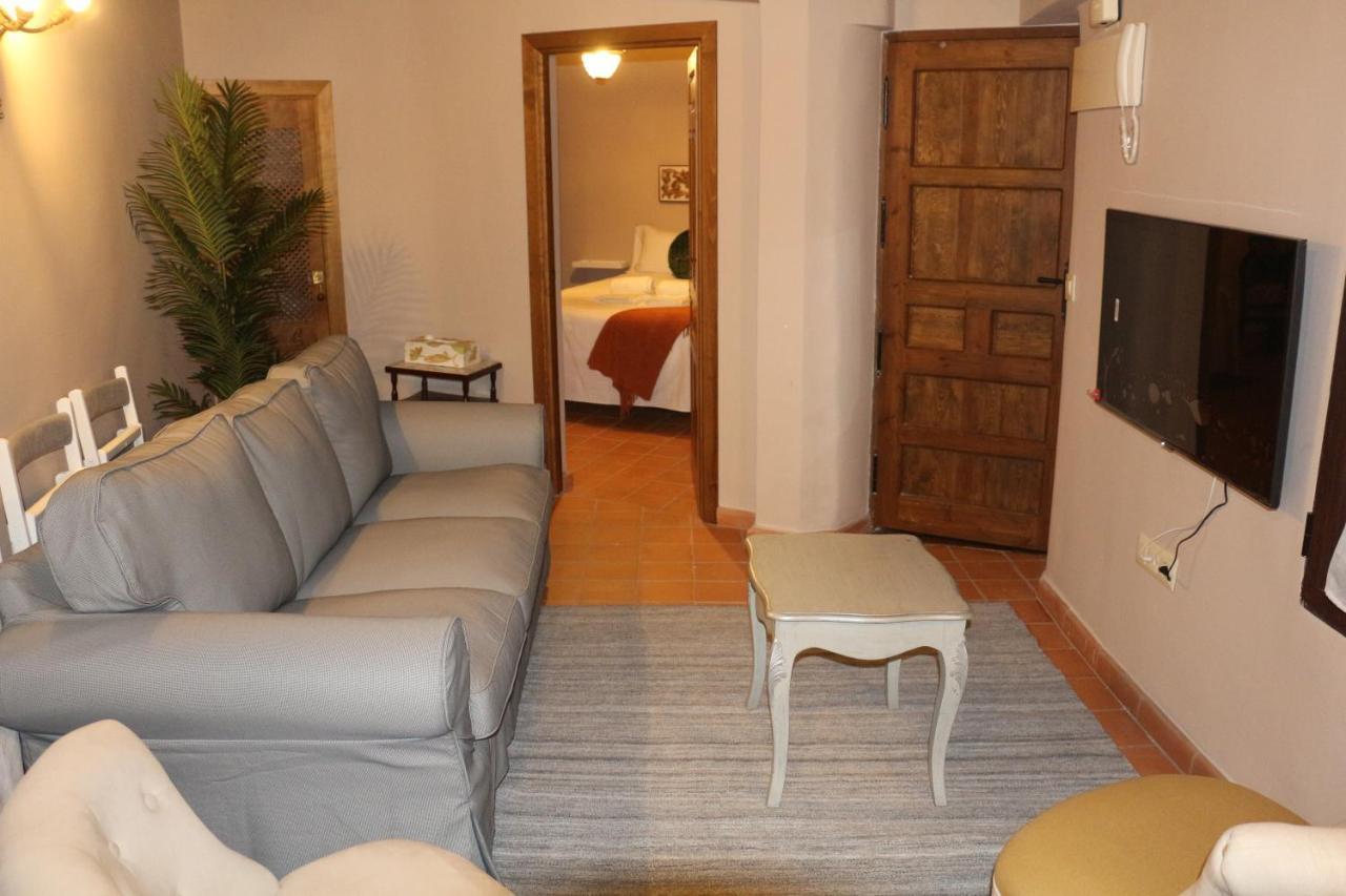 Apartamentos Coliseo Толедо Екстериор снимка