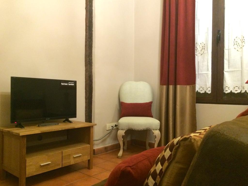 Apartamentos Coliseo Толедо Екстериор снимка