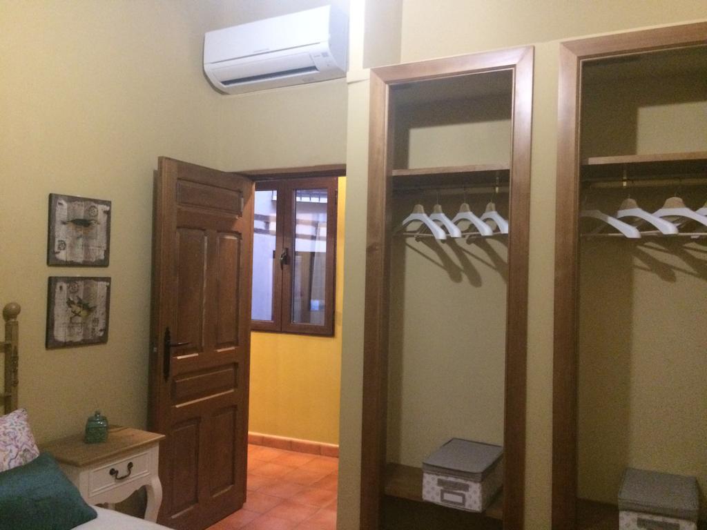 Apartamentos Coliseo Толедо Екстериор снимка