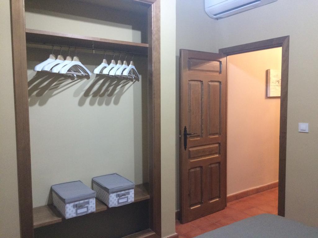 Apartamentos Coliseo Толедо Екстериор снимка