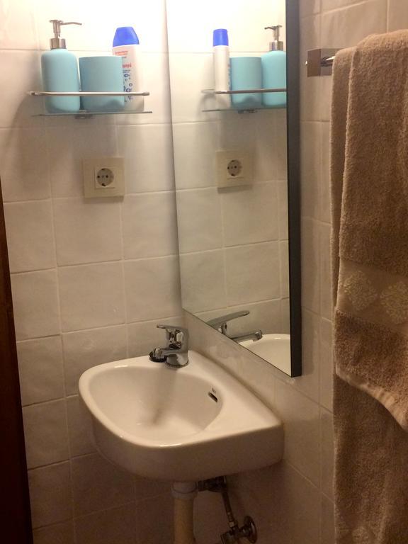 Apartamentos Coliseo Толедо Екстериор снимка