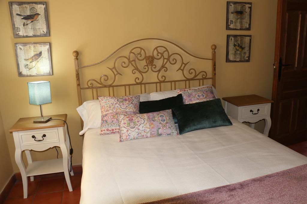 Apartamentos Coliseo Толедо Екстериор снимка
